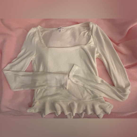 Superdown Women’s S White Ribbed Long Sleeve Crop Top With Ruffle Hem - Picture 1 of 6